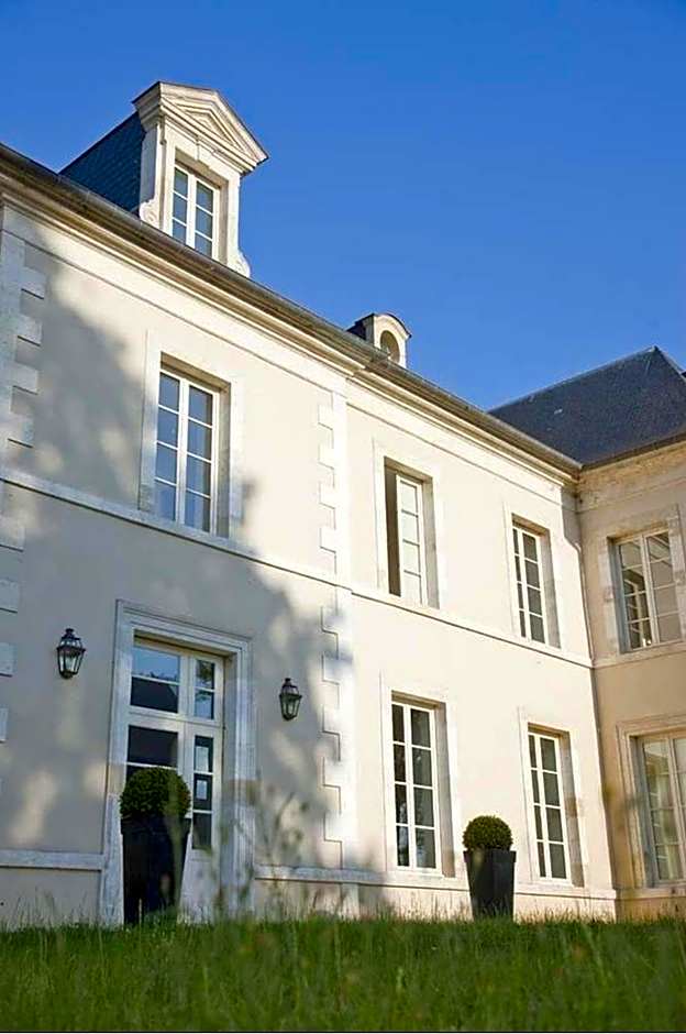 Château De Lazenay - Résidence Hôtelière