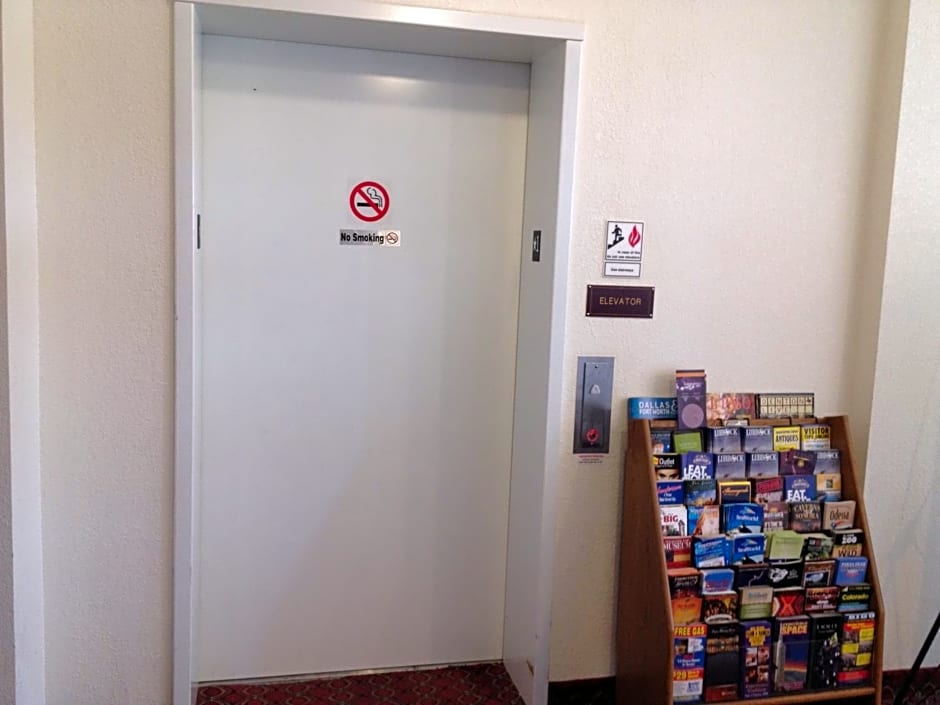 Howard Johnson by Wyndham Lubbock TX