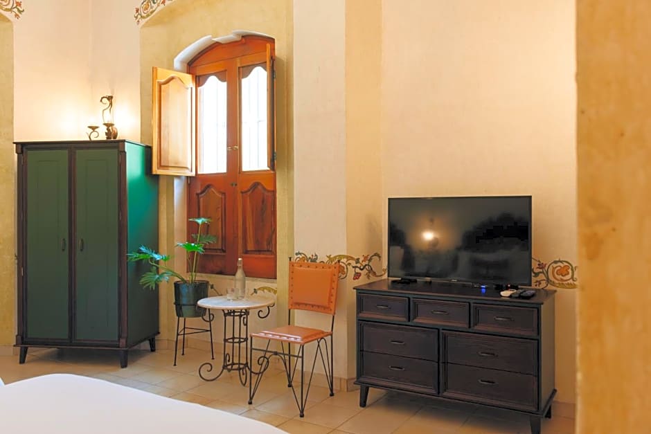 Los Pilares Hotel