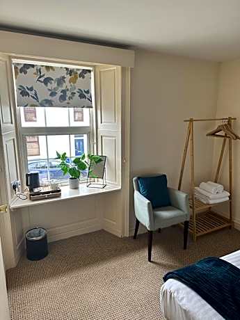 Twin Room with Private Bathroom