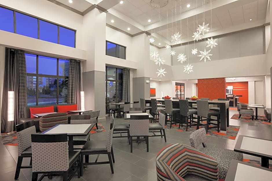 Hampton Inn and Suites Roanoke Airport/Valley View Mall