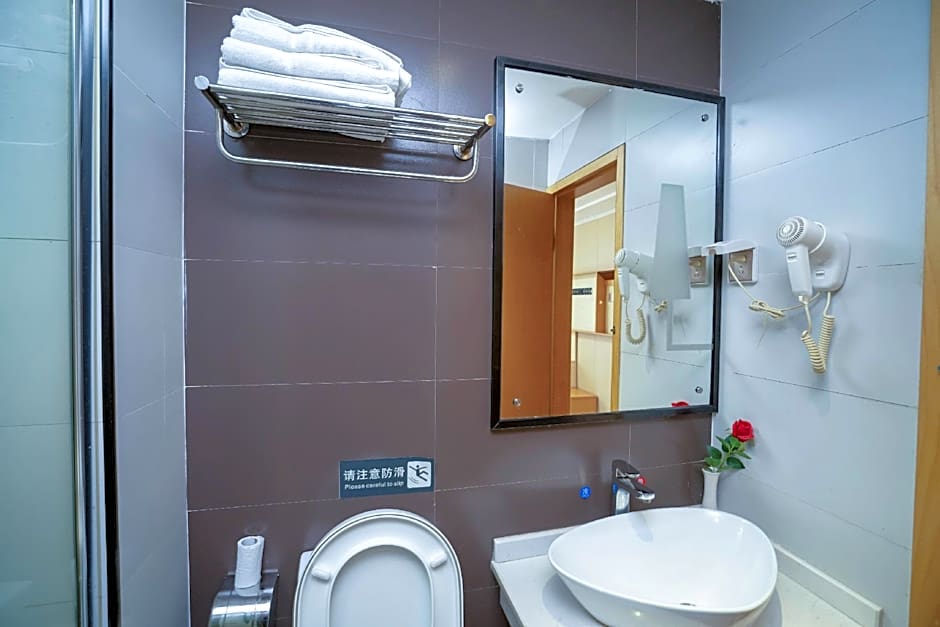 7 Days Inn Yunfu Luoding Central