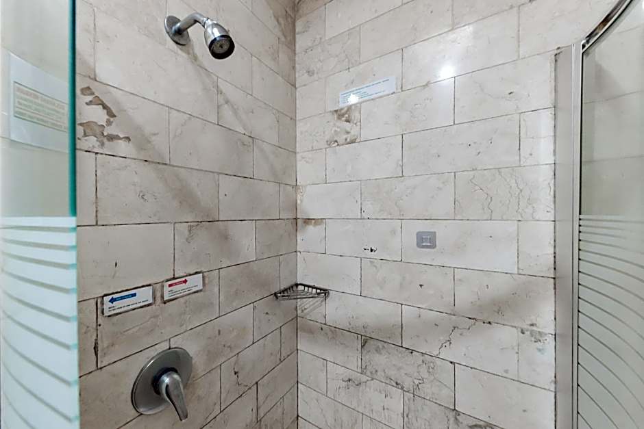 RedDoorz @ Jalan R.E. Martadinata Sukabumi