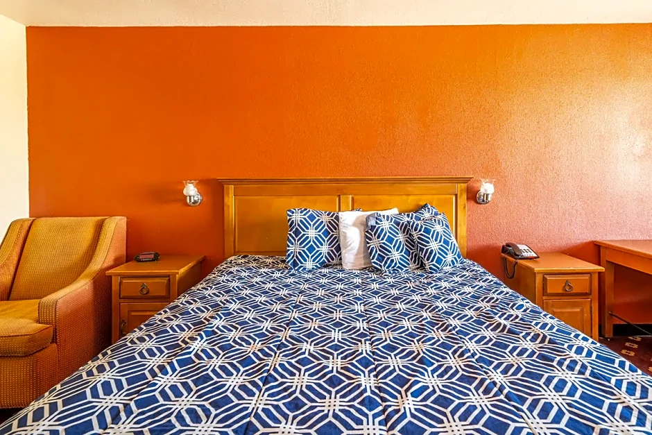 Econo Lodge Inn & Suites Downtown San Antonio