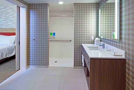 1 King Bed Studio Suite Nonsmoking