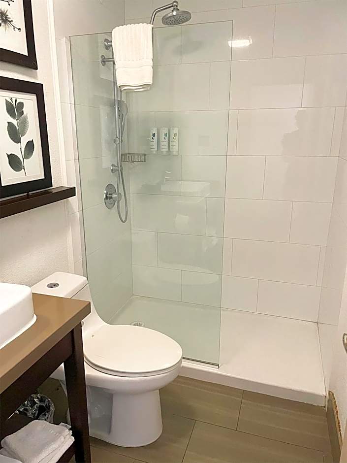 Country Inn & Suites by Radisson, Bakersfield, CA