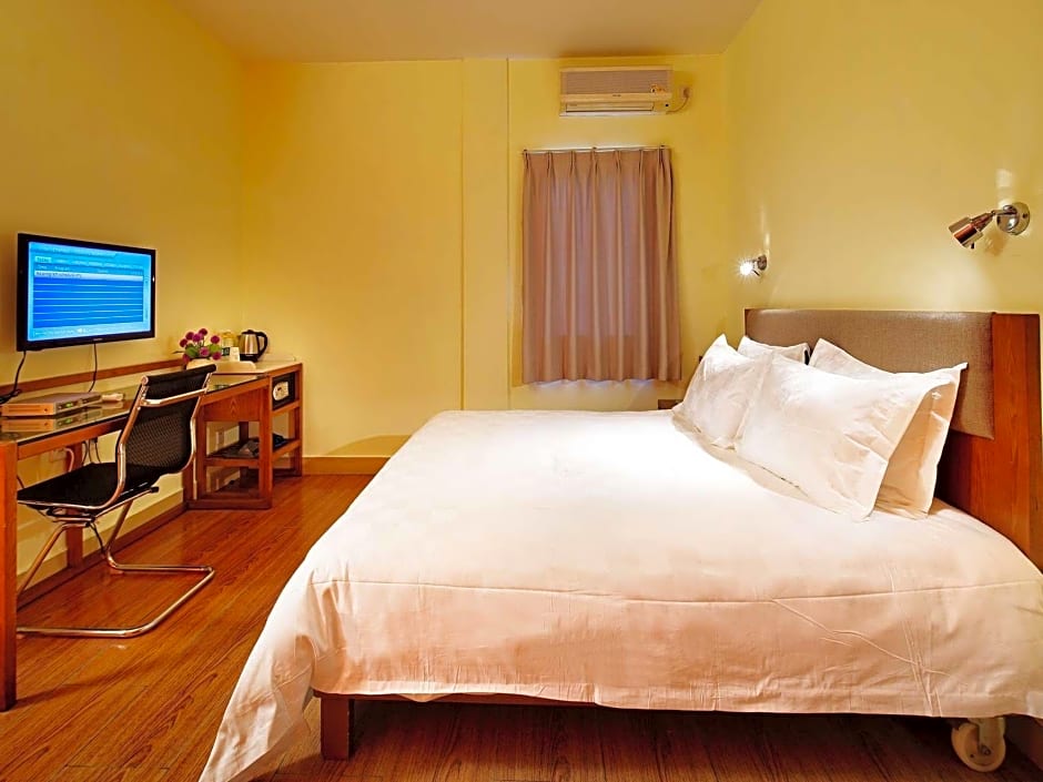 Liwan Lake Garden Inn