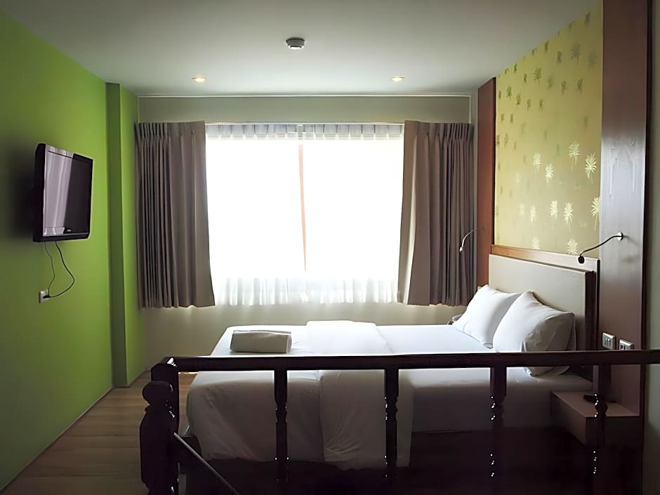 Phuket Ecozy Hotel