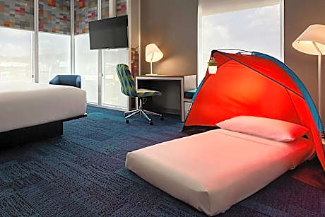 Suite, 1 King, City view