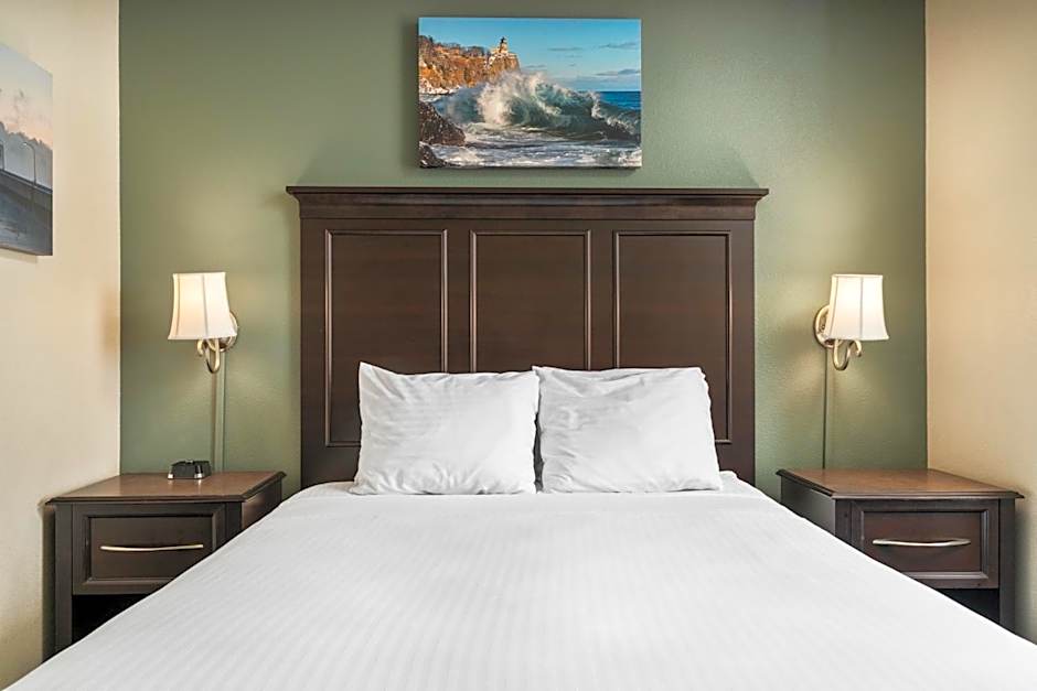 Park Point Marina Inn