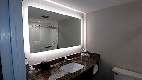 2 Double Beds Standard Balcony