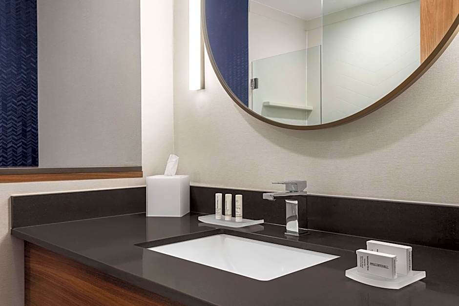 Fairfield Inn & Suites by Marriott Milwaukee West