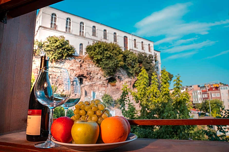 Gulliver Mansion Hotel