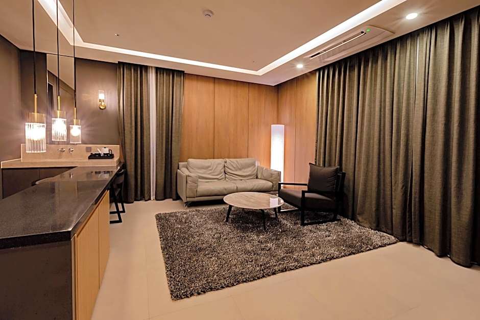 Hotel East9