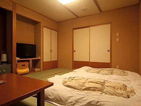 Japanese-Style Room with Private Bathroom and Valley View - Non-Smoking
