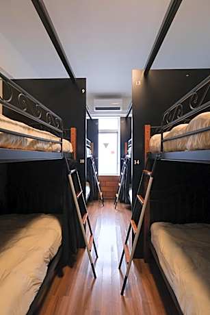 Bunk Bed in Mixed Dormitory Room