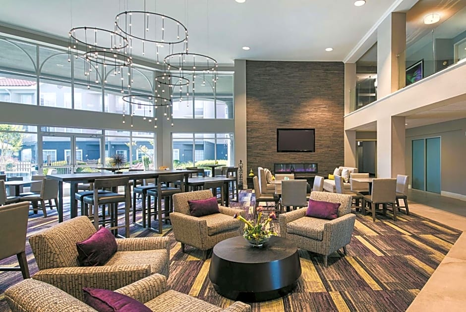 La Quinta Inn & Suites by Wyndham Austin at The Domain