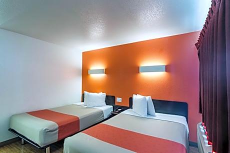 Quadruple Room - Non-Smoking