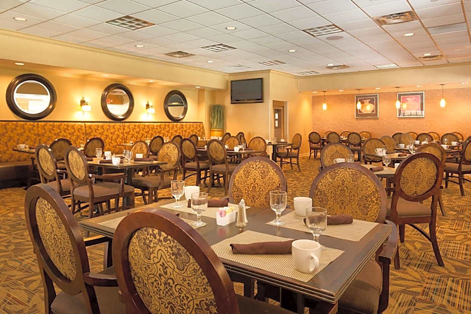 DoubleTree By Hilton Hotel Pittsburgh-Meadow Lands