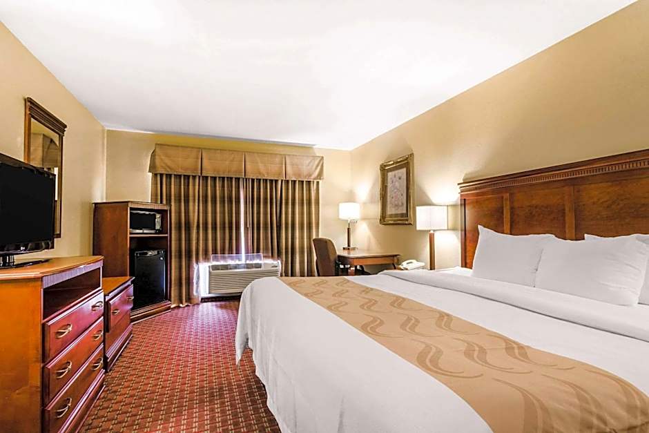 Quality Inn & Suites Carthage near Precious Moments Chapel