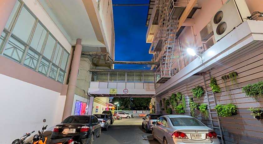 Korat Hotel