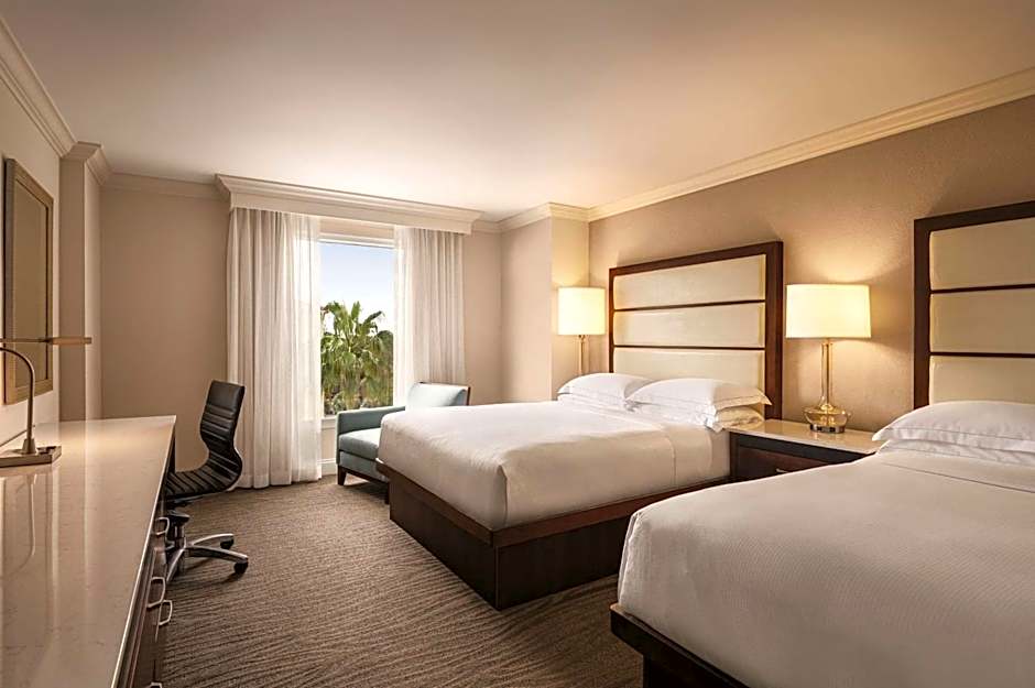 Hilton Naples