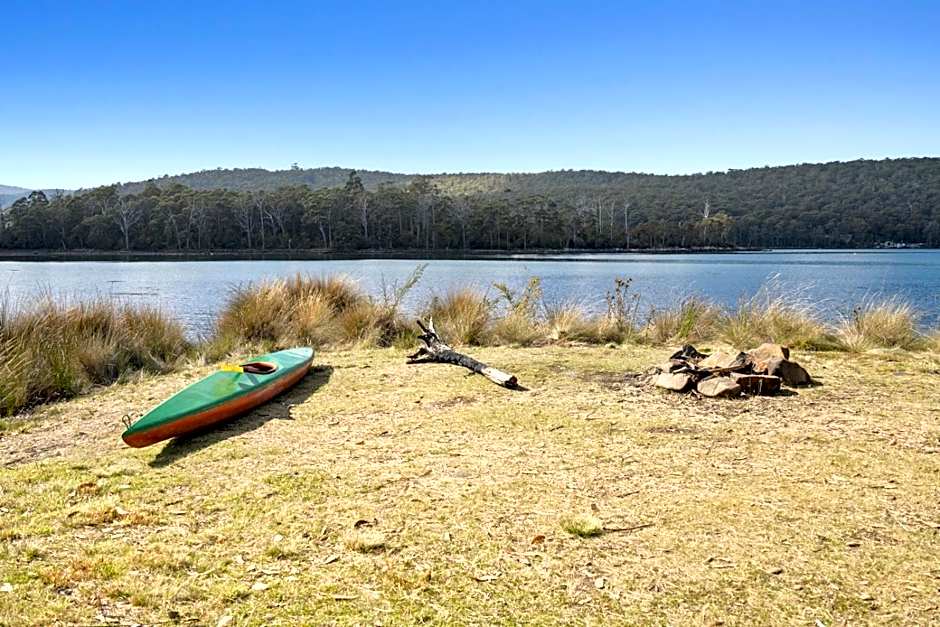 The Fox and Hounds Historic Hotel