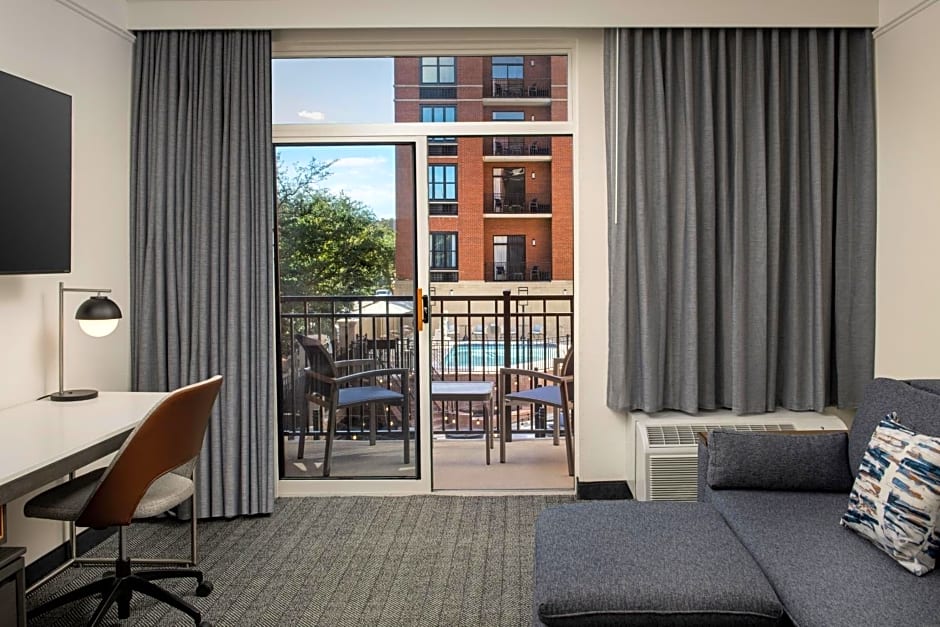 Courtyard by Marriott Savannah Downtown/Historic District