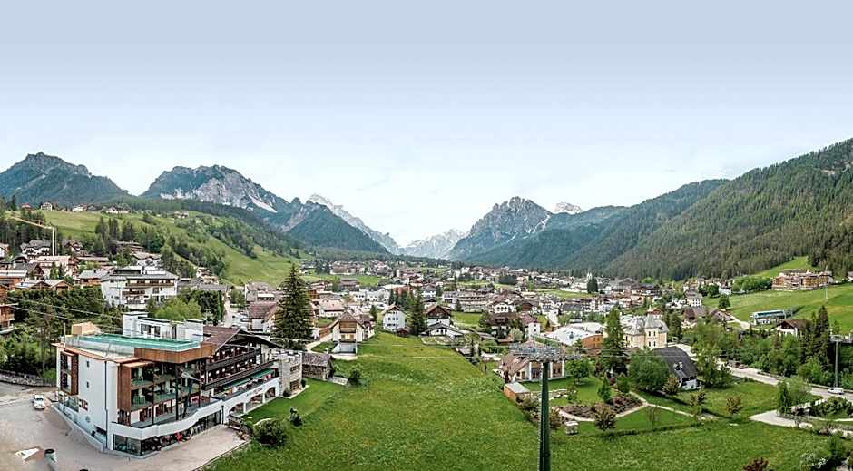 Al Plan, A mountain moving hotel