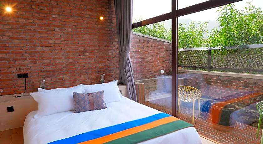 Brickyard Retreat at Mutianyu Great Wall