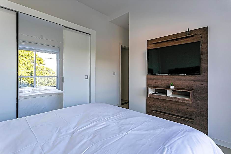 Ao lado Costão do Santinho. Churrasqueira - SBR304