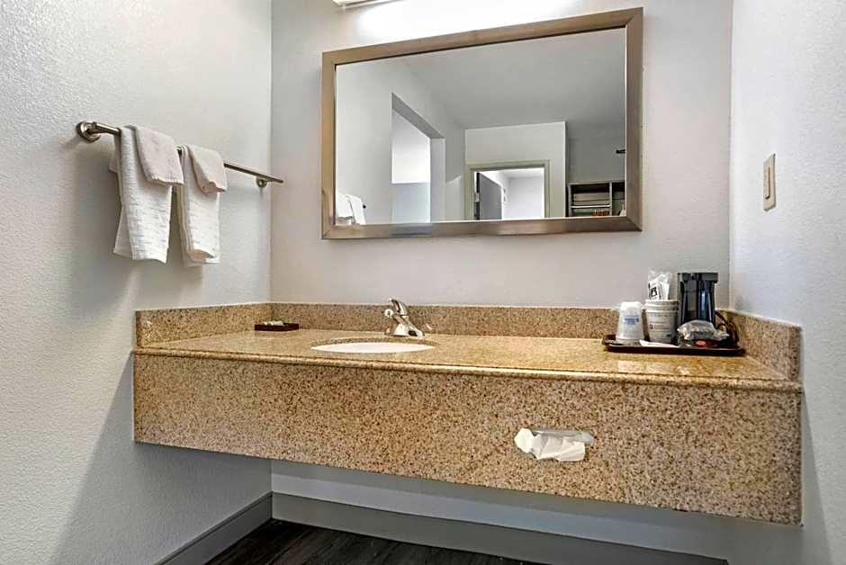 Country Inn & Suites by Radisson, Montgomery East I-85