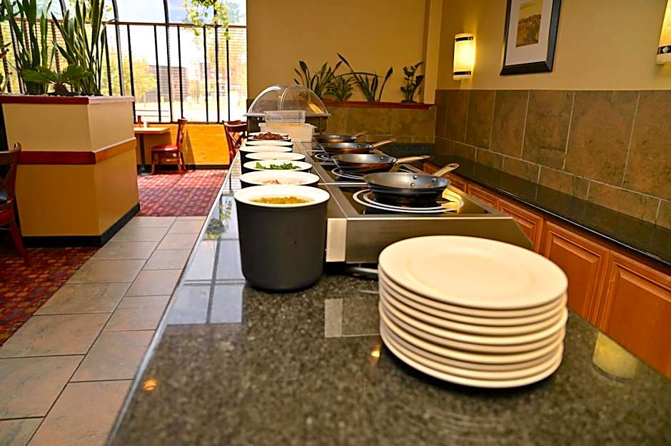 MCM Elegante Hotel & Suites Lubbock