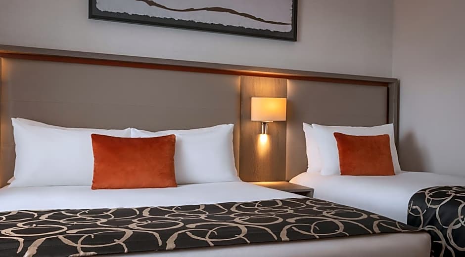 Clayton Hotel Dublin Airport