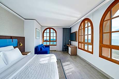 Family Junior Suite Beach Front