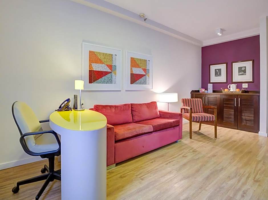 Quality Suites Alphaville