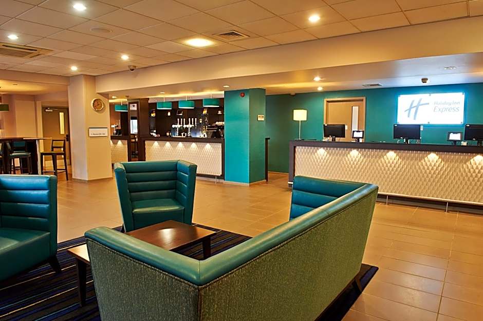 Holiday Inn Express Manchester Airport By IHG