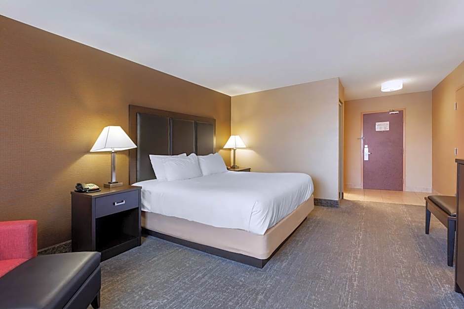 Best Western Plus Burlington Inn & Suites
