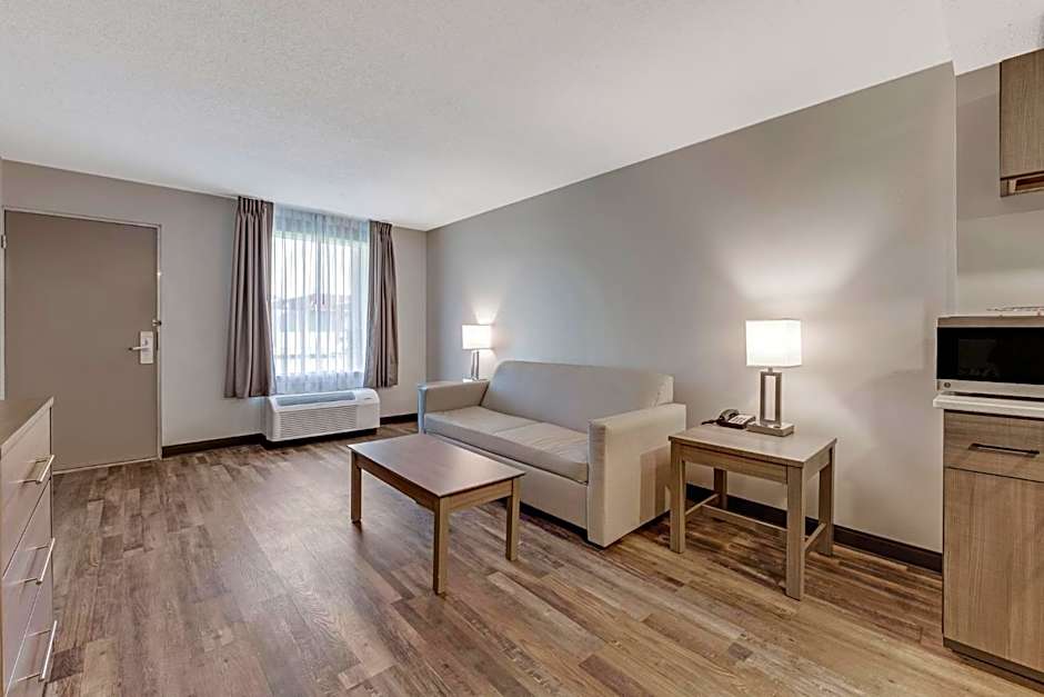 Red Roof Inn & Suites Wilkesboro