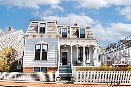 The Centerboard Nantucket