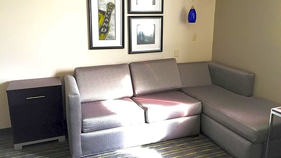 Comfort Inn & Suites Tigard near Washington Square