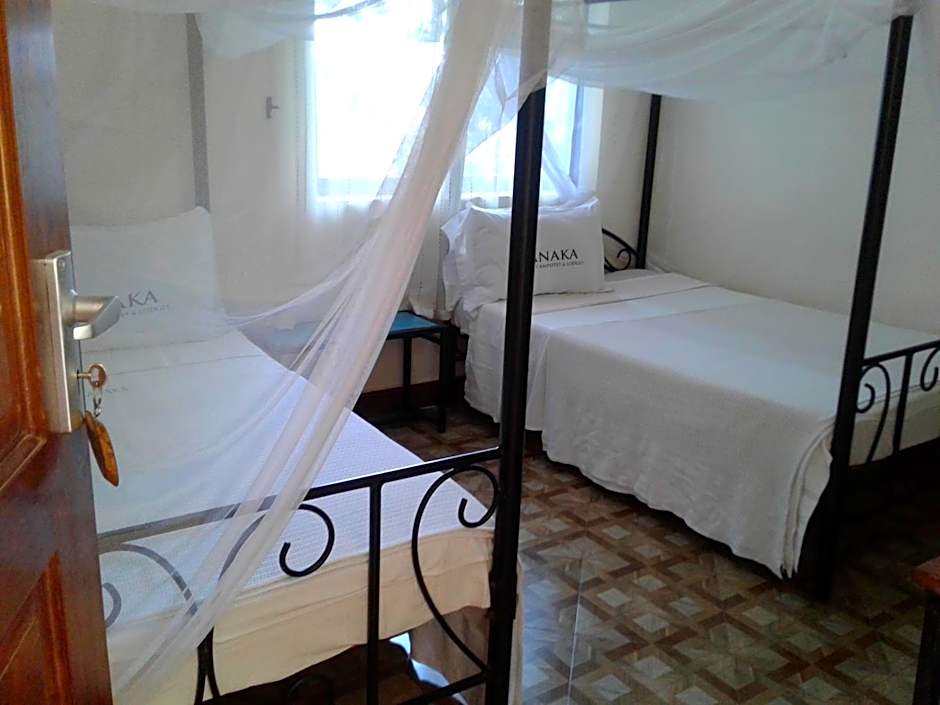 Fanaka Safaris Campsite & Lodges