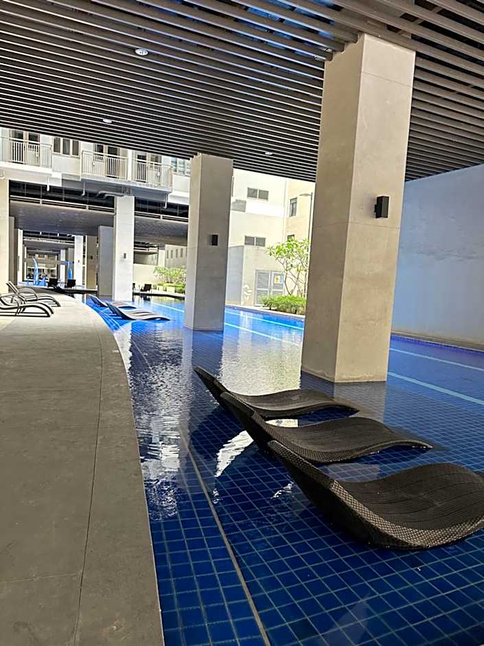 Mall of Asia MOA S Residences , IKEA Pasay , NAIA Airport , Manila Bay