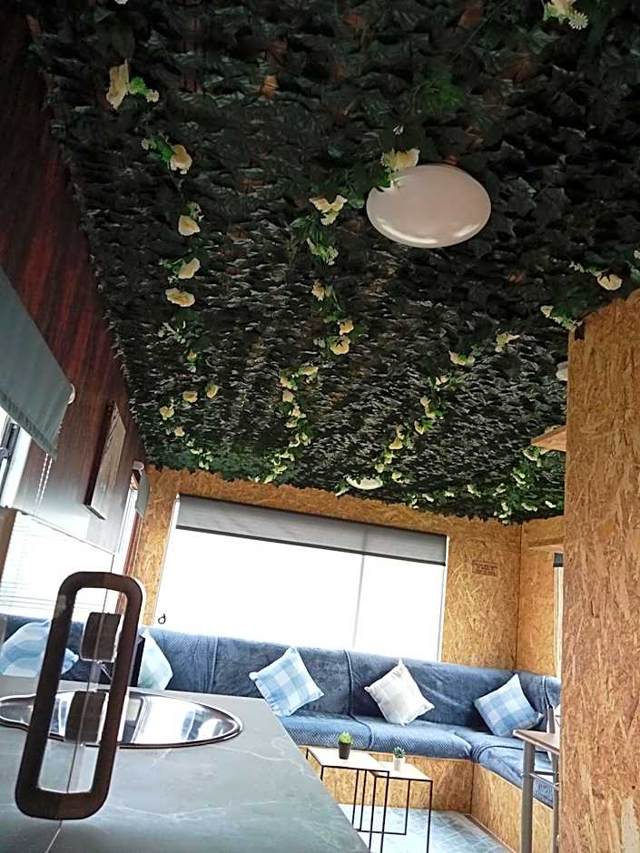 6 Headwards Glamping Retreat