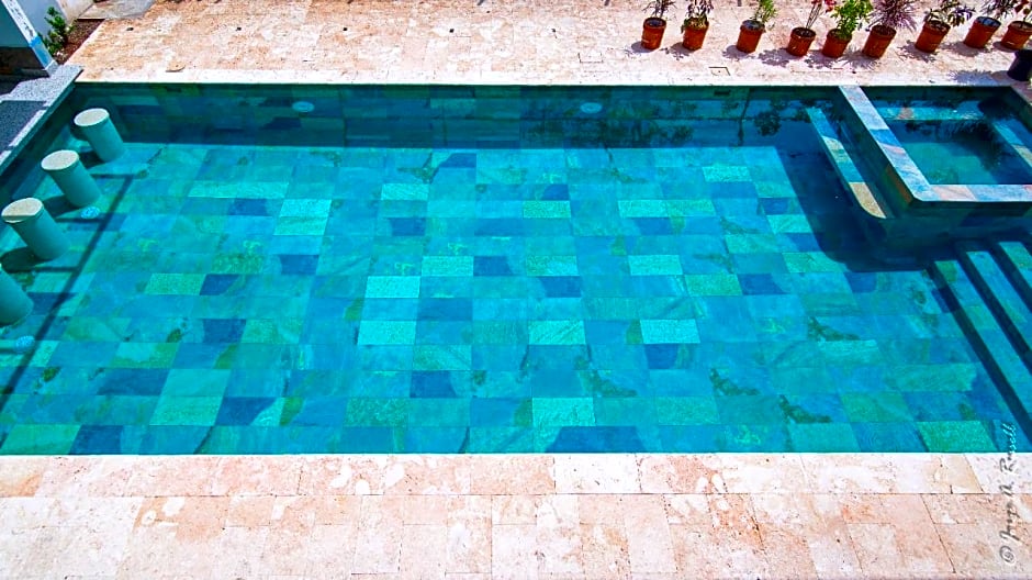 Hotel Paradise Bay
