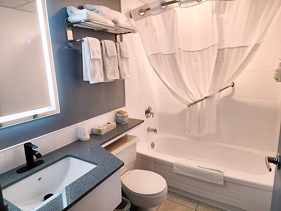 Days Inn & Conference Centre by Wyndham Camrose Norsemen