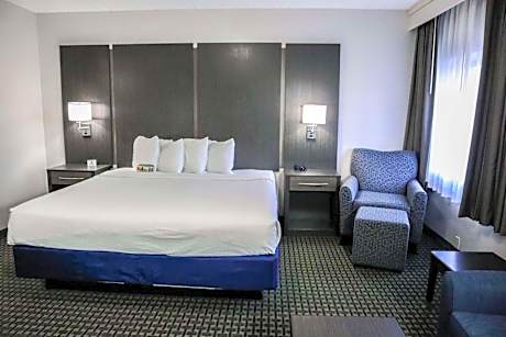 Large King Room - Non-Smoking