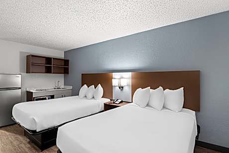 2 Double Beds, Efficiency, Nonsmoking