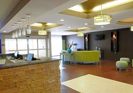 Comfort Suites near Tanger Outlet Mall