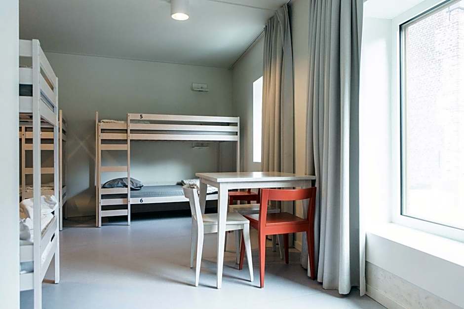 Snuffel Youth Hostel